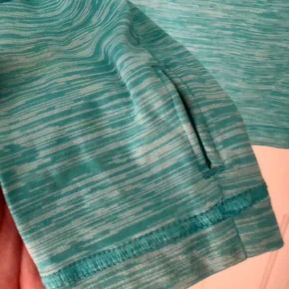 Super comfy Columbia active top! - Picture 4 of 5
